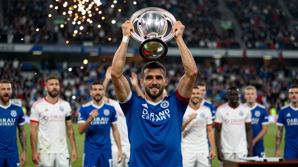 Rangers land Cammy Devlin, midfield reinforcement confirmed