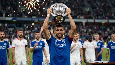 Rangers land Cammy Devlin, midfield reinforcement confirmed