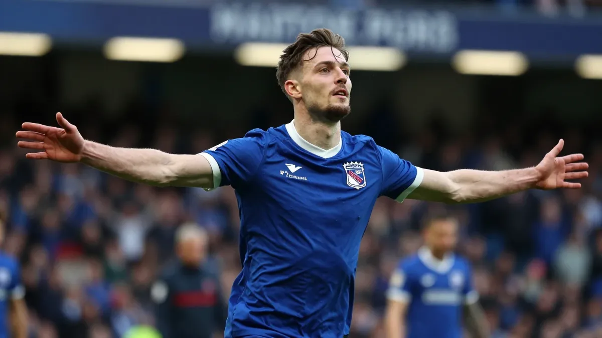 Rangers secured a 1-0 away win over Aberdeen in the Scottish Premiership thanks to a Lawrence Shankland penalty, as...